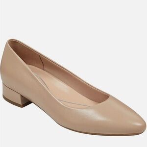 NIB Easy Spirit "Caldise" Medium Natural Women's Shoes - SZ-8-1/2 Medium